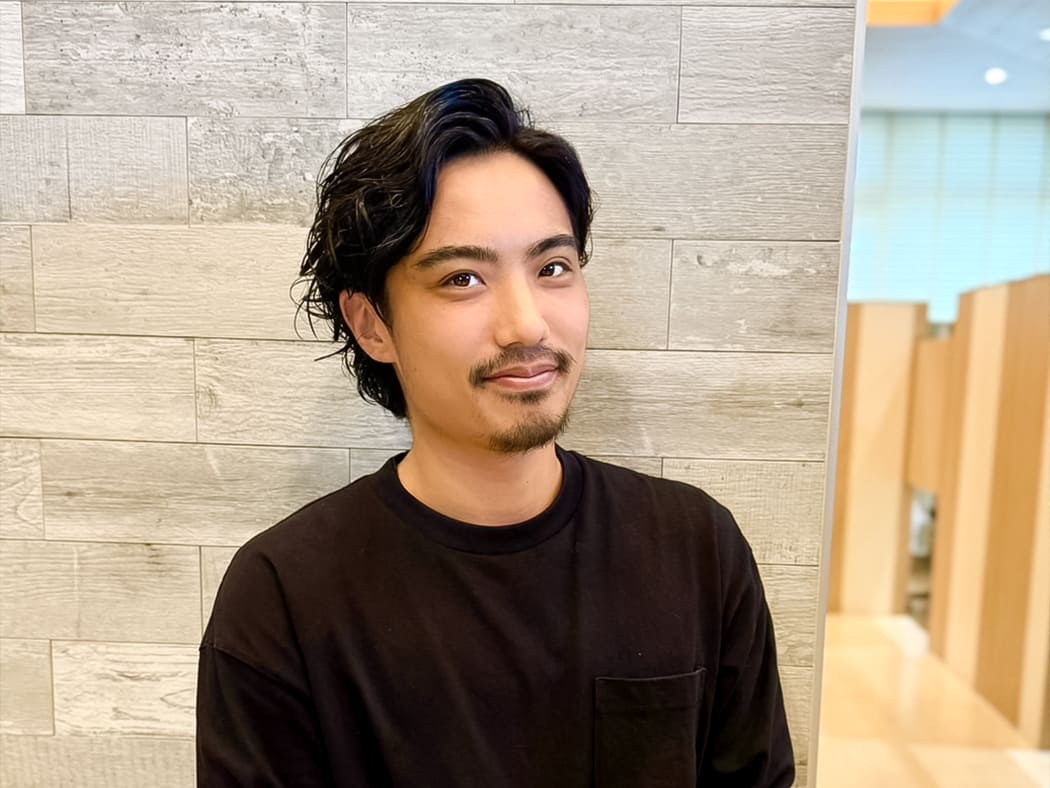 スタイリスト新谷