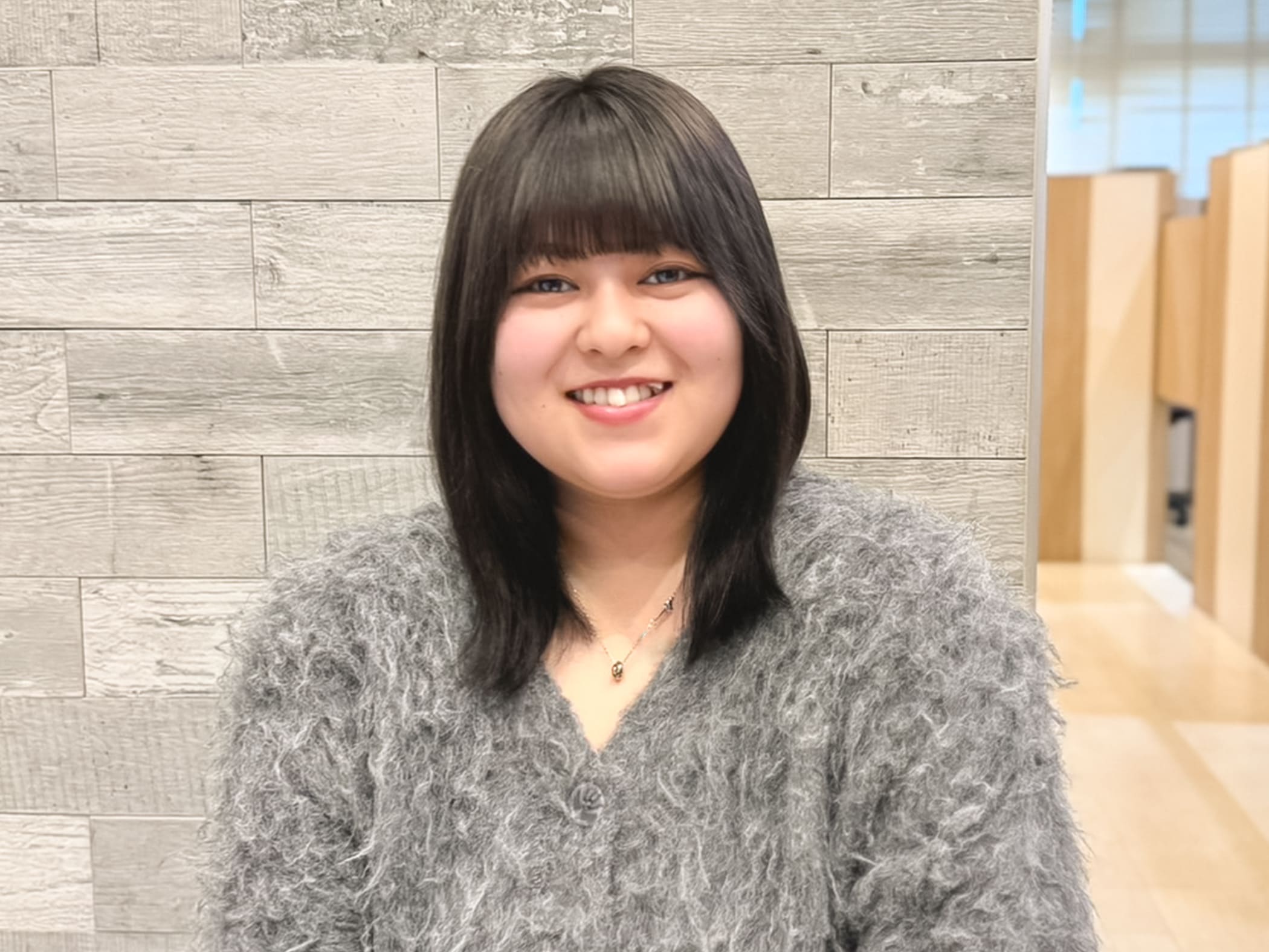 アシスタント杉山